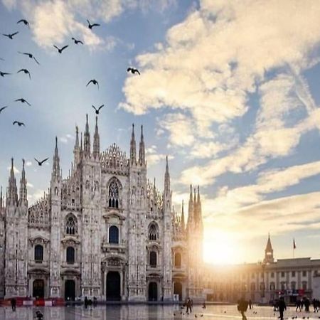 Ad Un Passo Dal Duomo Elegante Appartamento Wifi Μιλάνο Εξωτερικό φωτογραφία
